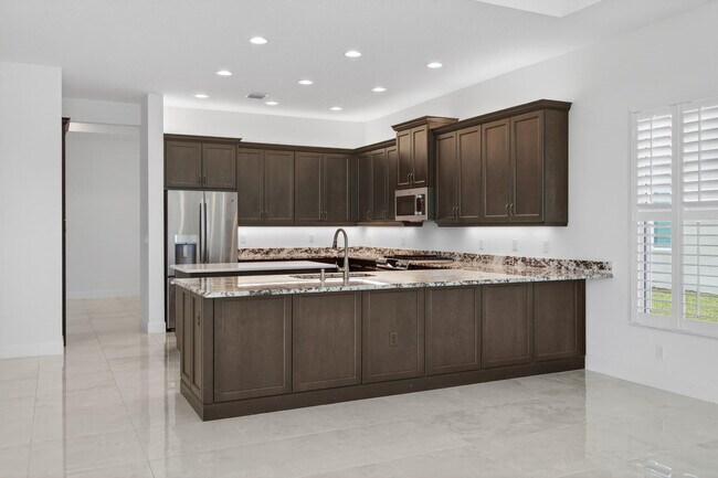 Building Photo - 11965 SW Sandy Bay Cir