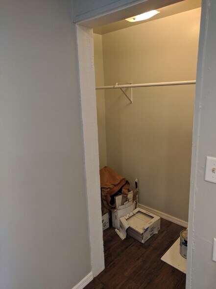 Building Photo - 1172 Wyoming Ave