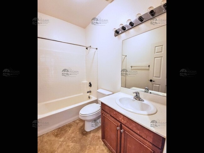 Building Photo - Fantastic Town home off of 76 with A/C.