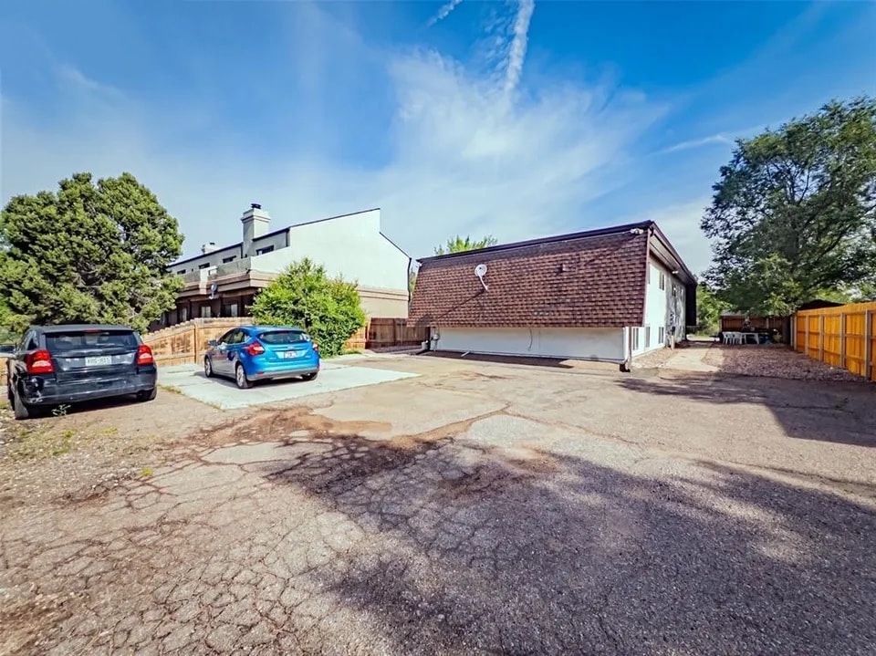 Building Photo - 2136 Friendship Pl