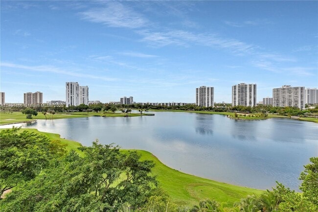 Building Photo - 20000 E Country Club Dr