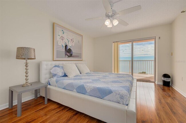 Building Photo - 7430 Sunshine Skyway Ln S