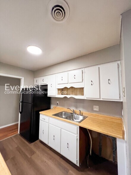 Building Photo - 5787 Northland Dr