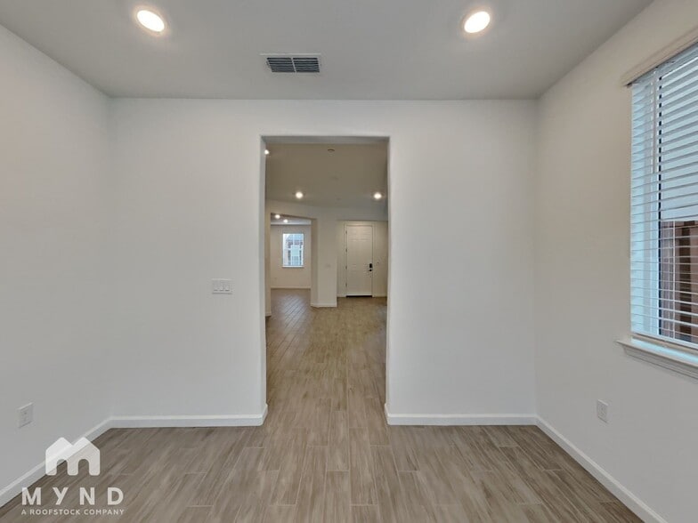 Building Photo - 1687 Pena Ln