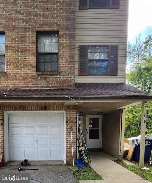 Building Photo - 109 Chaucer Rd