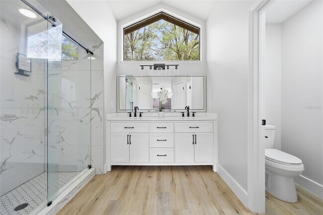 Building Photo - 645 Rosemere Cir