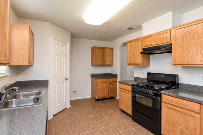 Building Photo - 19014 Prairie Bluff Dr