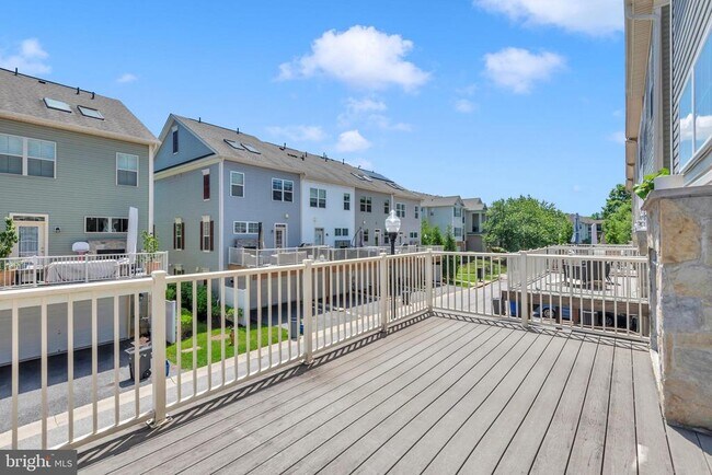 Building Photo - 617 S Cherry Grove Ave