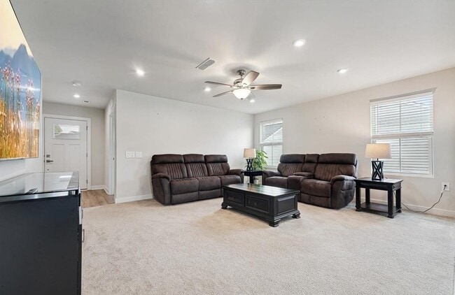Building Photo - 8792 Kenridge Ln