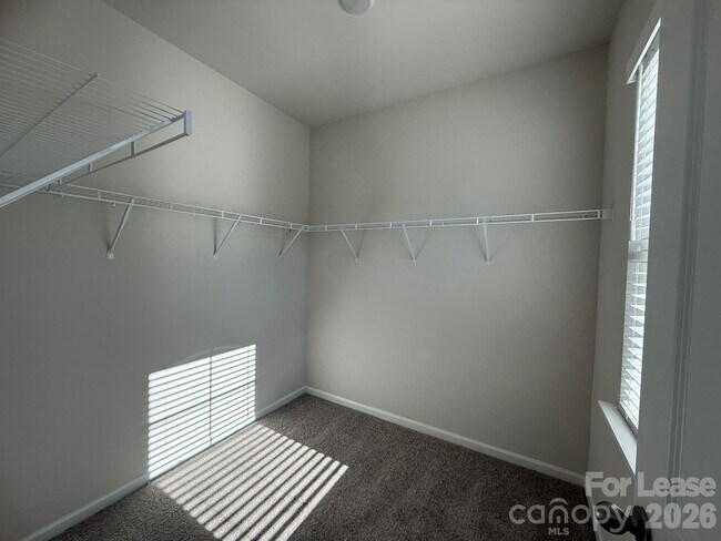 Building Photo - 1111 Bartholdi Dr