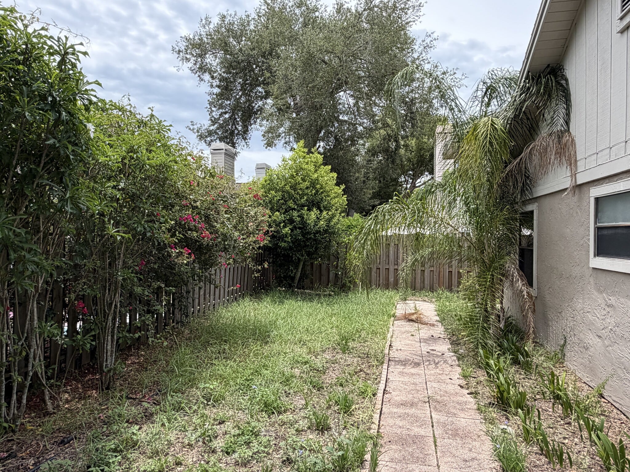 Building Photo - 3 Bed/2 Bath
