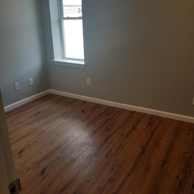 Building Photo - 1417 N Felton St
