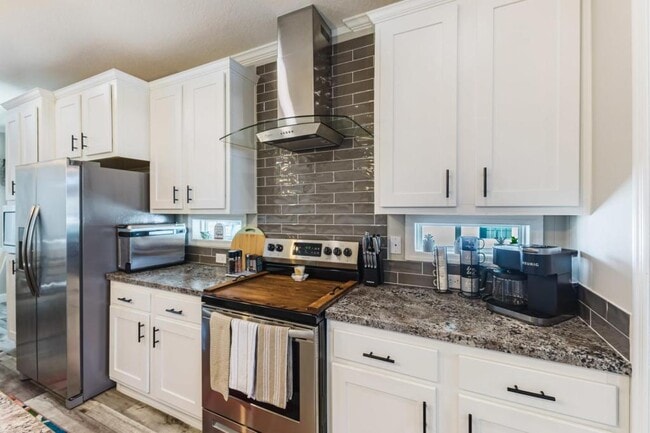 Building Photo - 12581 Coconut Dr