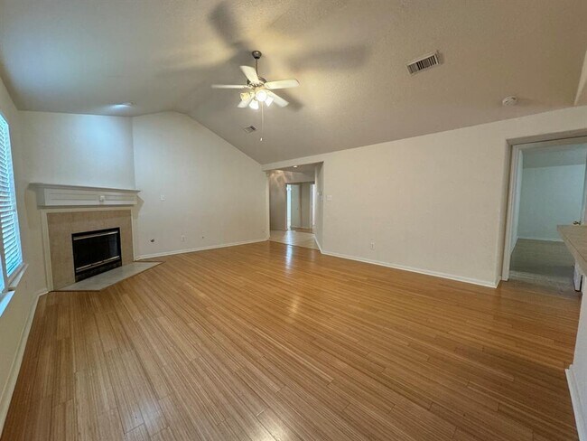 Building Photo - 9314 Alzaada Ln