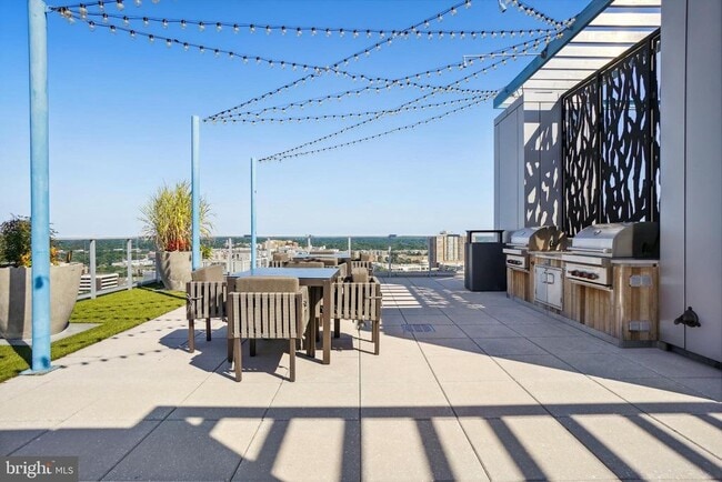 Building Photo - 930 Rose Ave