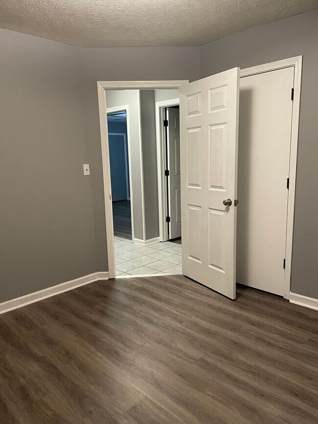 Building Photo - 107 Oliver St