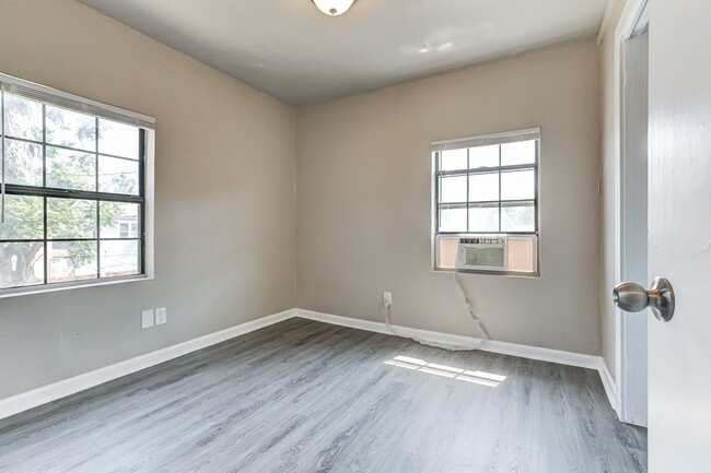 Building Photo - 1 bed 1 bath apartment for lease!