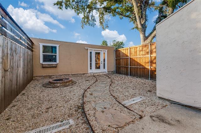 Building Photo - 351 Valley Park Dr