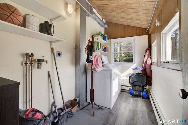 Building Photo - 329 Howd Rd