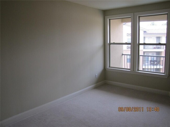 Building Photo - 901 Abernathy Rd NE