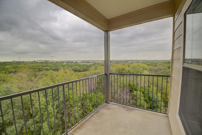 Building Photo - 2320 Gracy Farms Ln