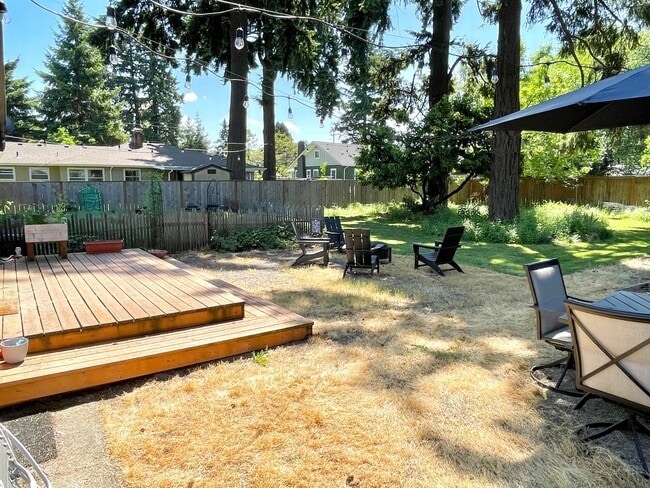 Building Photo - Powellhurst-Gilbert Updated Ranch Home wit...