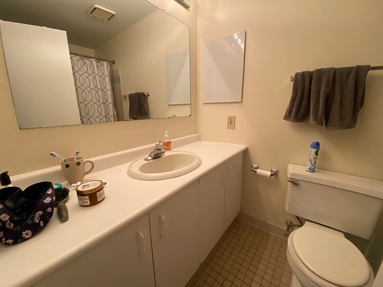 Building Photo - 5 Douglas Park