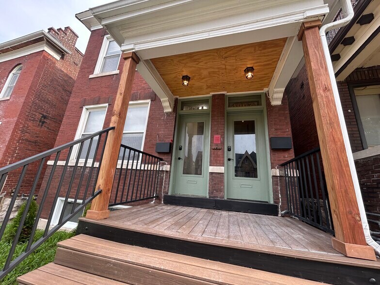 Building Photo - 3667 Blaine Ave