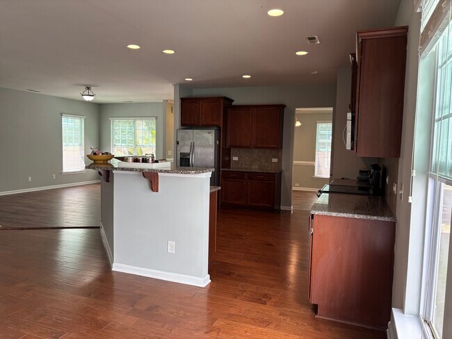 Building Photo - 10519 Royal Winchester Dr