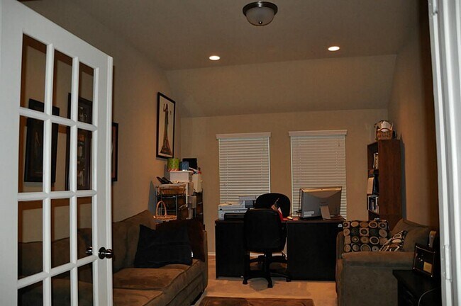 Building Photo - 13119 Sweetgum Shores Dr