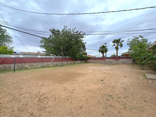 Building Photo - Northeast El Paso 3bed/2Bath