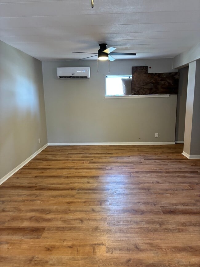Building Photo - 4605 Gollihar Rd