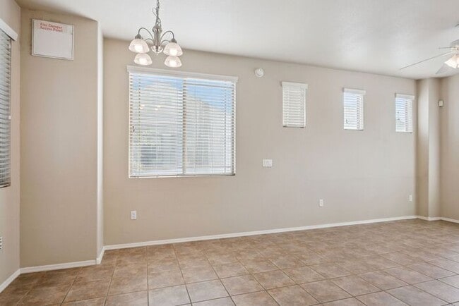 Building Photo - 2401 E Rio Salado Pkwy