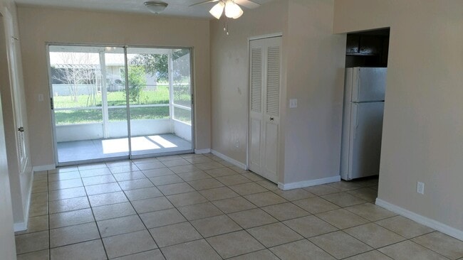 Building Photo - 3 Bed 1 Bath Home | Pet Friendly | Washer ...