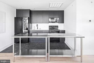 Building Photo - 965 Frankford Ave