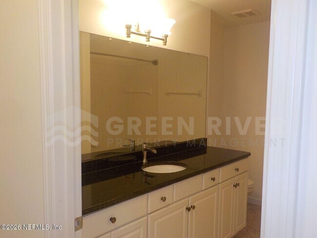 Building Photo - 1761 Oak Grove Dr S