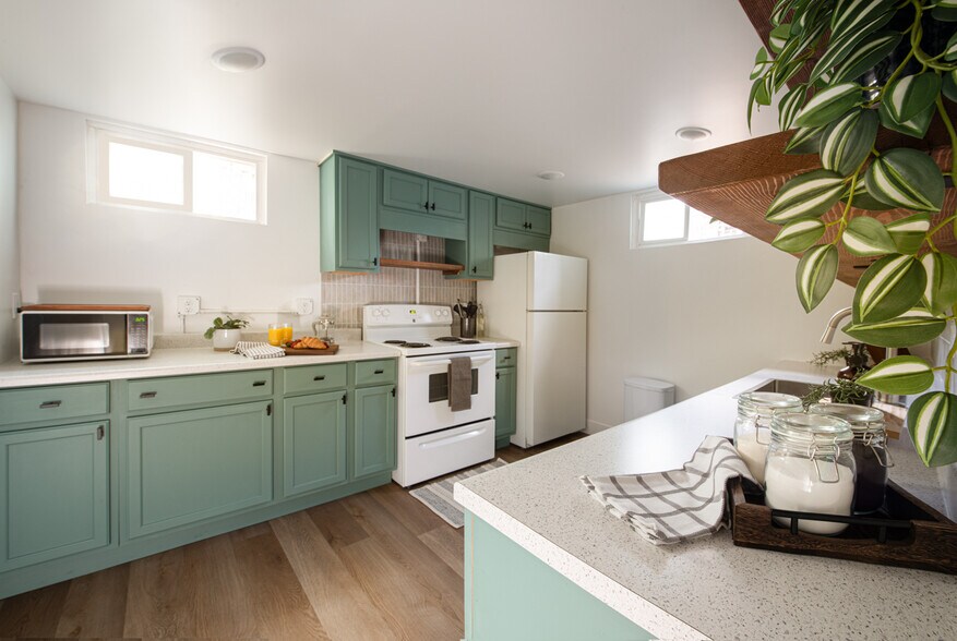 Kitchen - 333 N 400 W