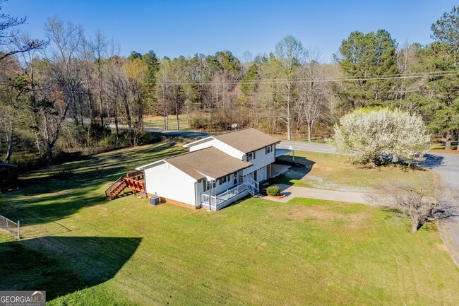 Building Photo - 14 Pine Valley Dr