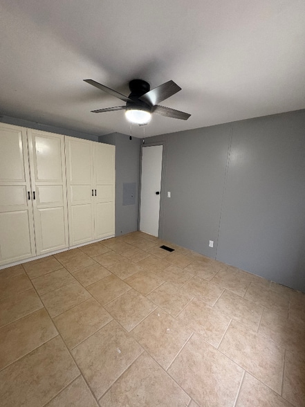 Building Photo - 240 Clark Ln