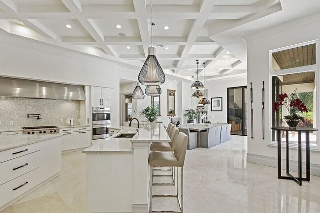 Building Photo - 10372 Kensington Shore Dr