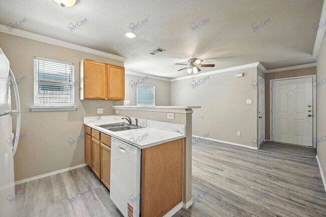 Building Photo - 1321 Village Garden Dr