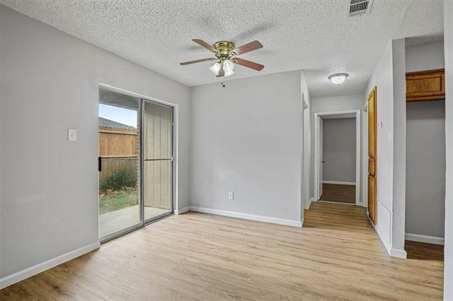 Building Photo - 722 Prairie Creek Dr