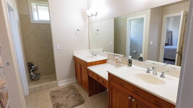 Building Photo - 91-220 Kuanoo Place