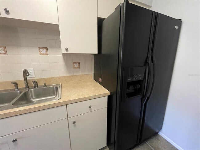 Building Photo - 5503 Pokeweed Ct
