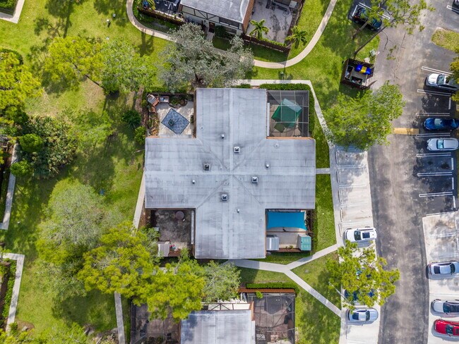 Building Photo - 111 Weybridge Cir