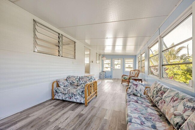 Building Photo - 14556 Glenview Dr