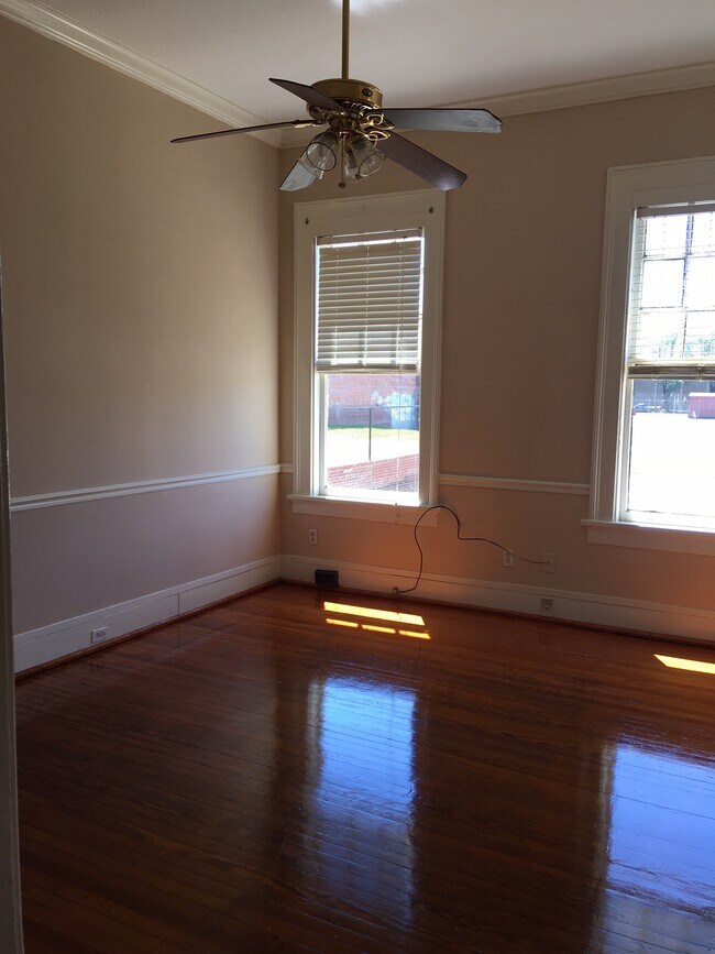 bedroom - 1130 5th Ave