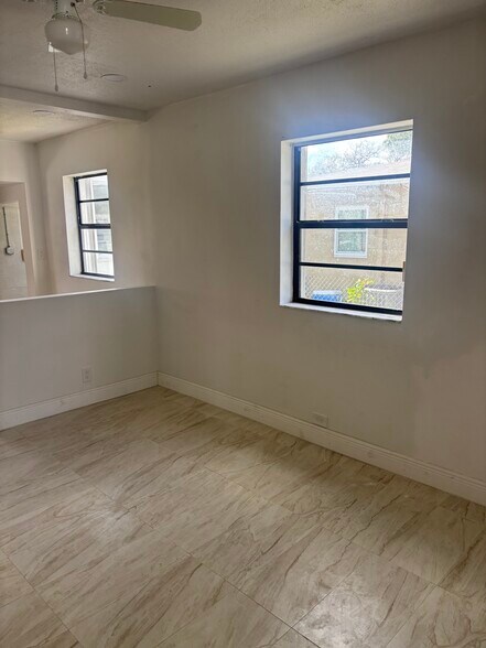 Building Photo - 2542 Taft St