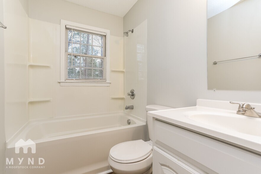 Building Photo - 5032 Hartsfield Dr