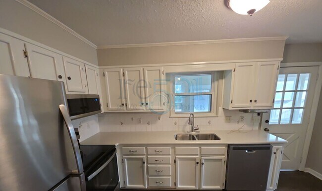 Building Photo - The home you've been looking for!